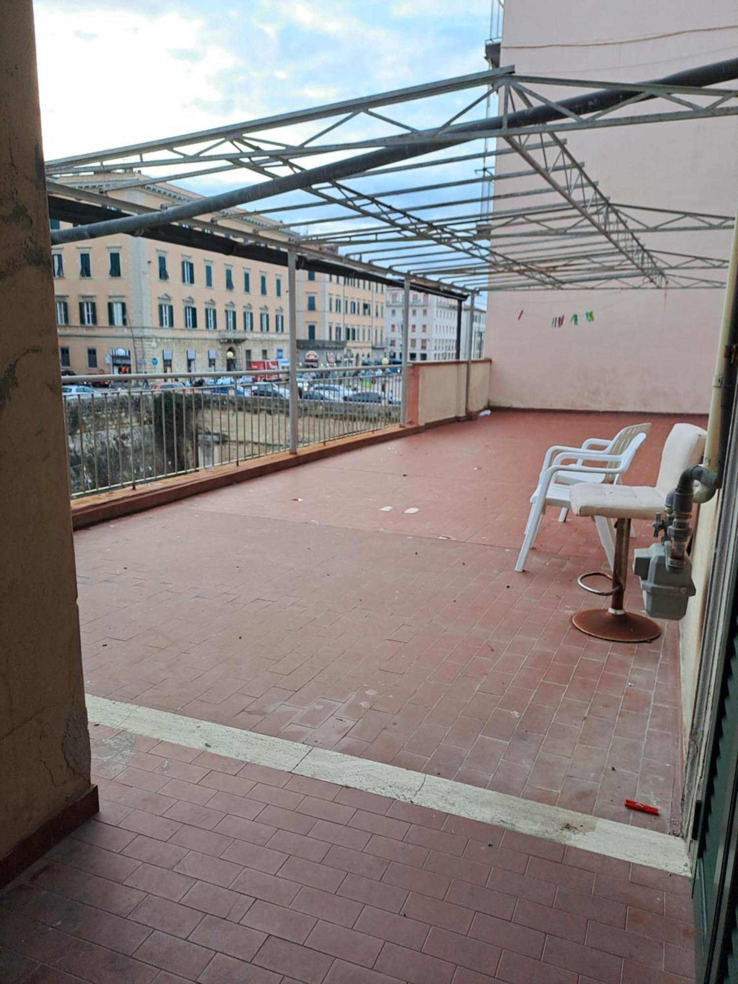 Giappone Inn Flat Ливорно Екстериор снимка