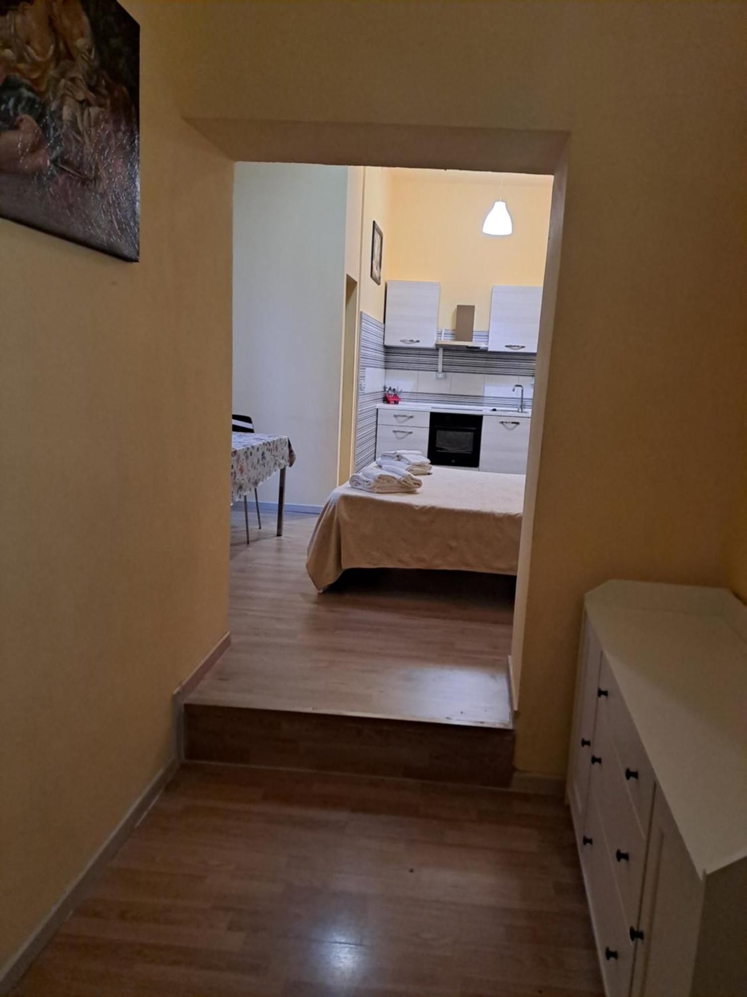 Giappone Inn Flat Ливорно Екстериор снимка