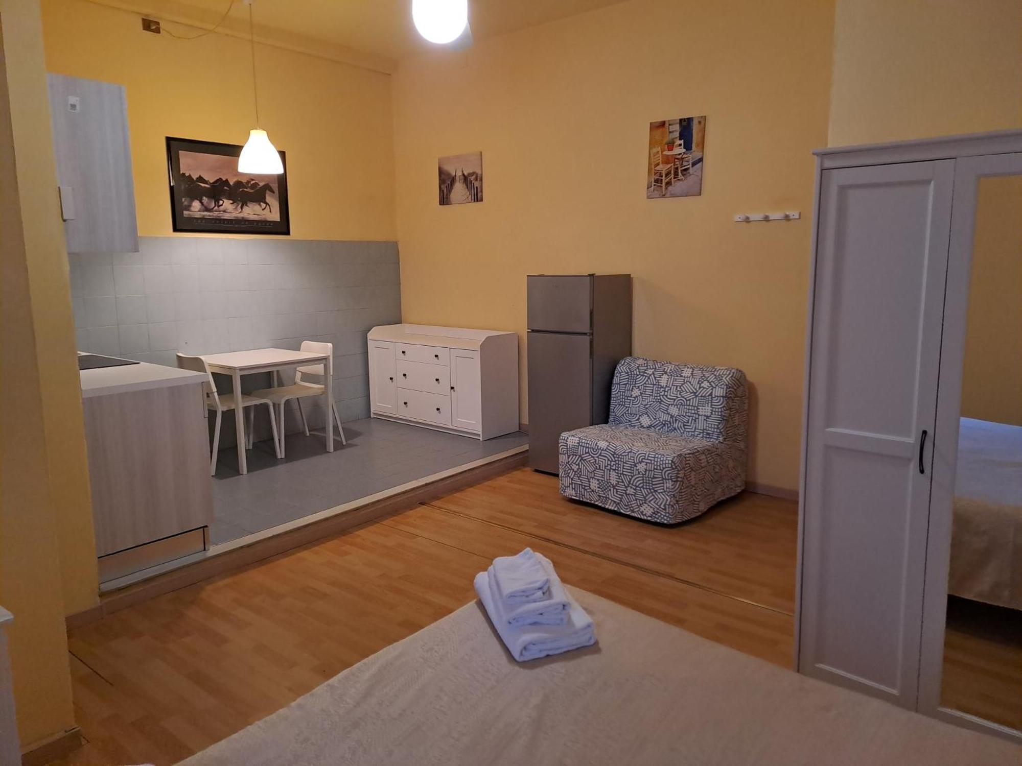 Giappone Inn Flat Ливорно Екстериор снимка