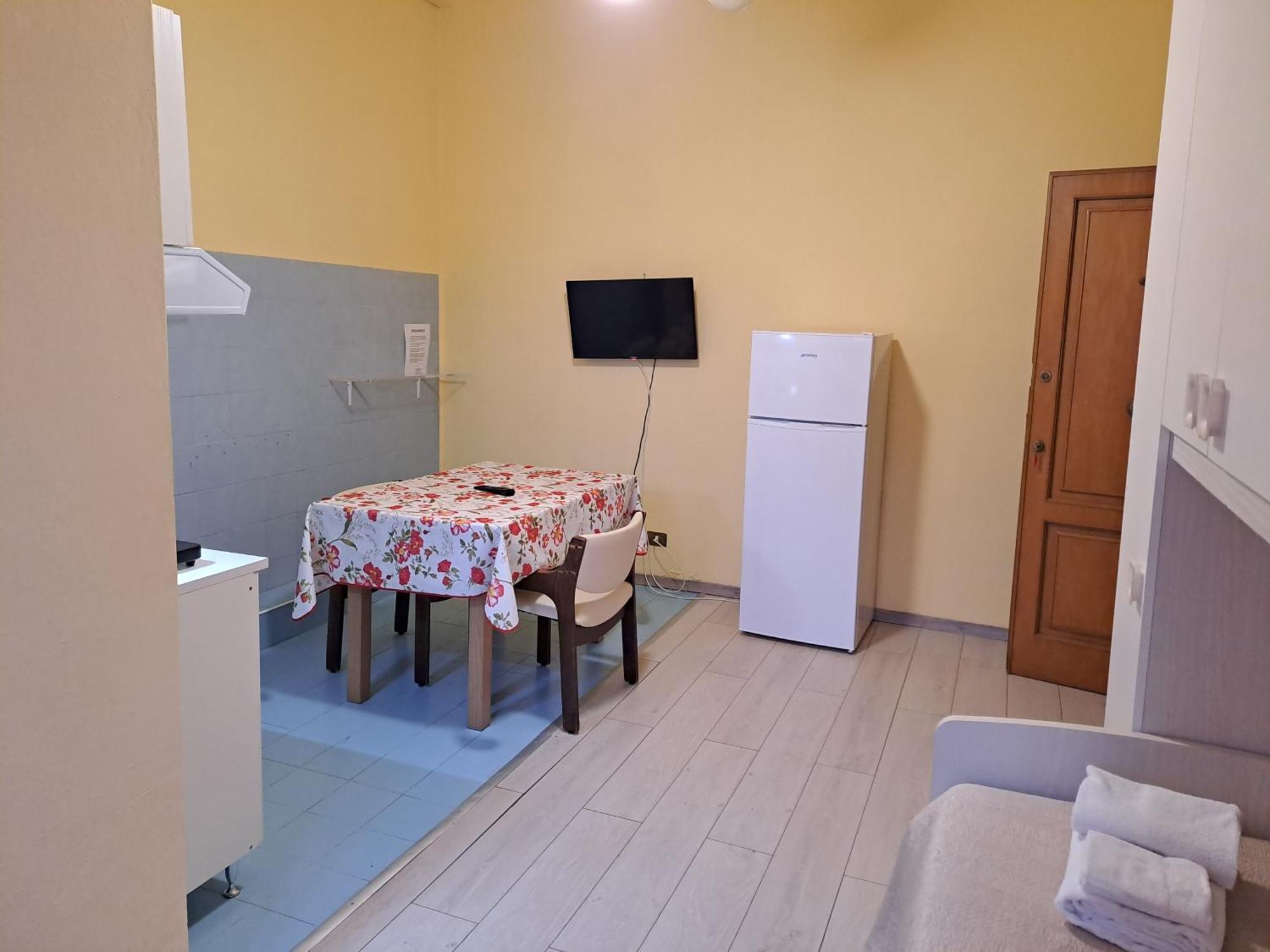 Giappone Inn Flat Ливорно Екстериор снимка