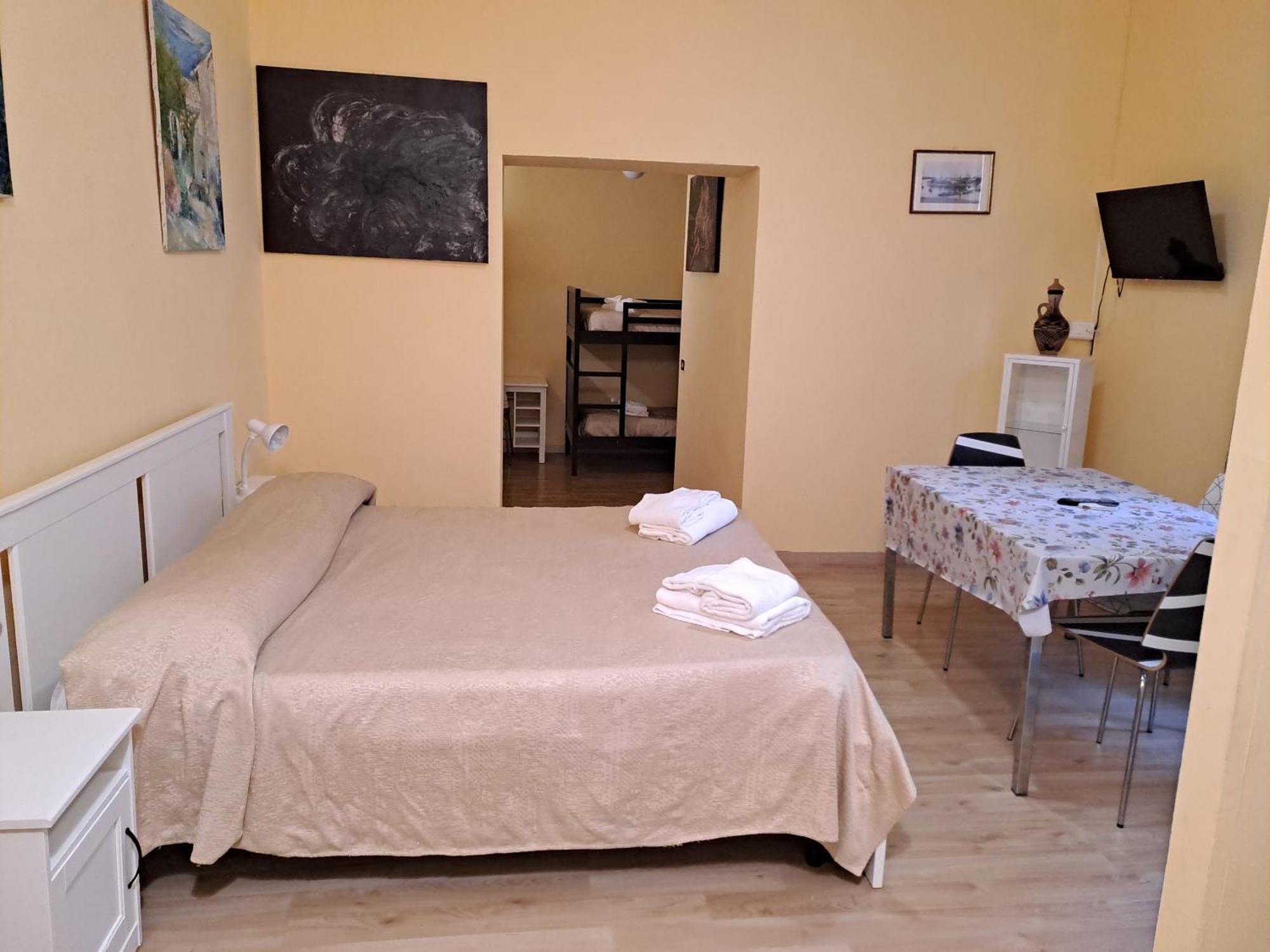 Giappone Inn Flat Ливорно Екстериор снимка